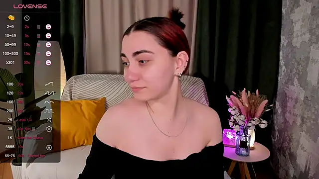 hannacheekss_ Chat XXX in diretta