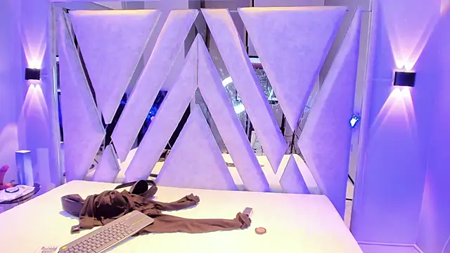 Annie9_ Chat XXX in diretta