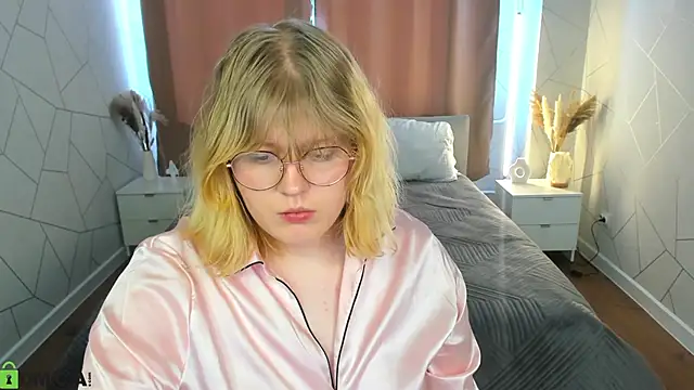 Chat +18 de luna_c0ra ao vivo