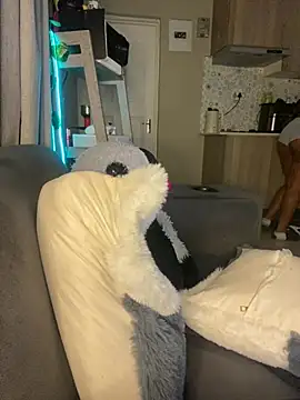 YellowHoneyDip Show in webcam