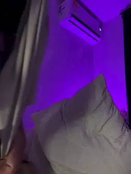 Chat +18 de thaira_aly ao vivo