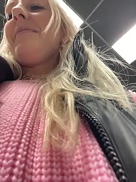 แชท XXX สดของ MerlinDave