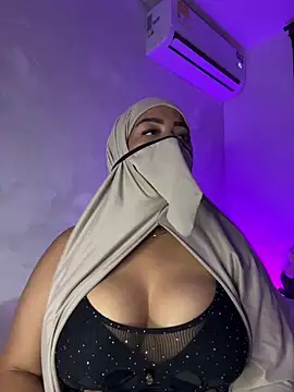 thaira_aly's Webcam Show