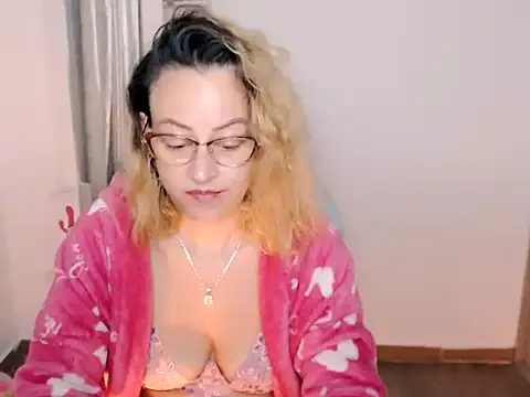 BOREAL_MOON live XXX chat