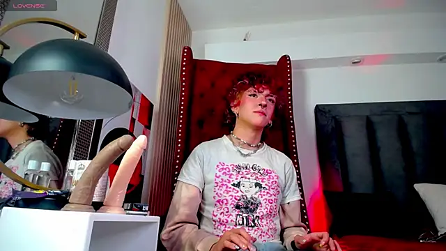 Cain_Dantalion: διαδικτυακό σόου στην κάμερα