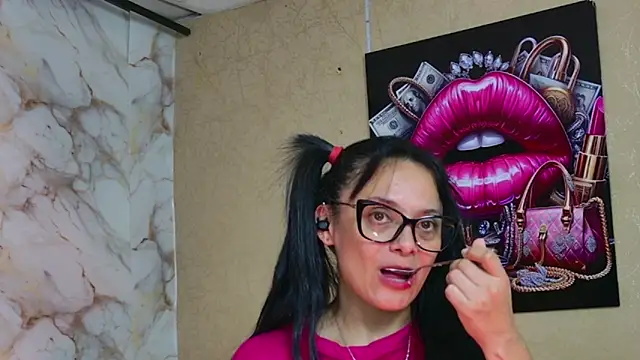 Chat XXX en directo de QueenSallyDesire