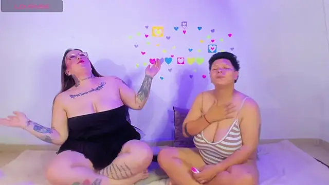 MiaYMolly's Live XXX Chat