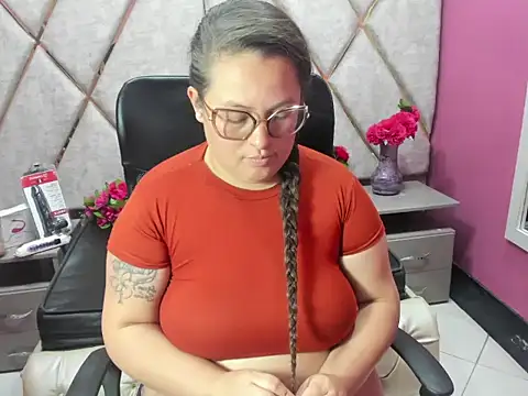 Chatroom XXX en direct de Sarah_Boobs_