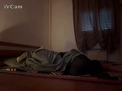 PierRiminiX: διαδικτυακό σόου στην κάμερα