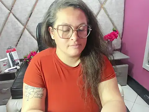 دردشة Sarah_Boobs_ الجنسية المباشرة