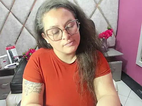 Chat +18 de Sarah_Boobs_ ao vivo