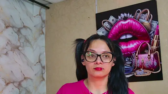 دردشة QueenSallyDesire الجنسية المباشرة