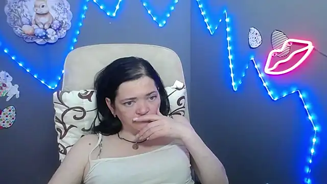 LauraFinn's Live XXX Chat