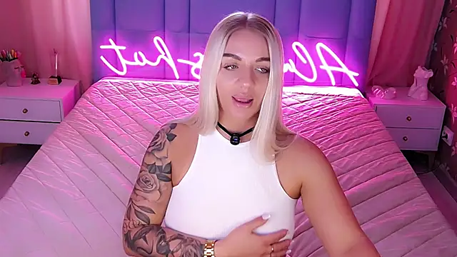 AllwaysHotJ's Webcam Show