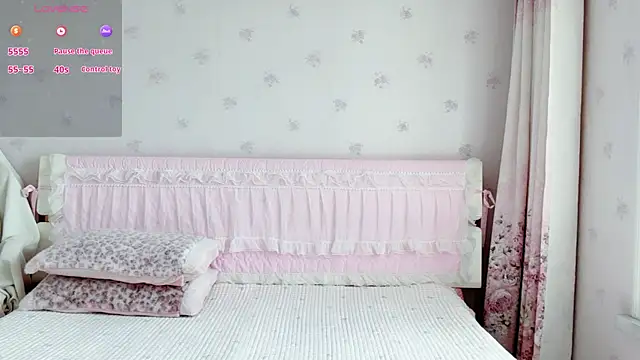 anjila888 Adlı Modelin Canlı XXX Sohbeti