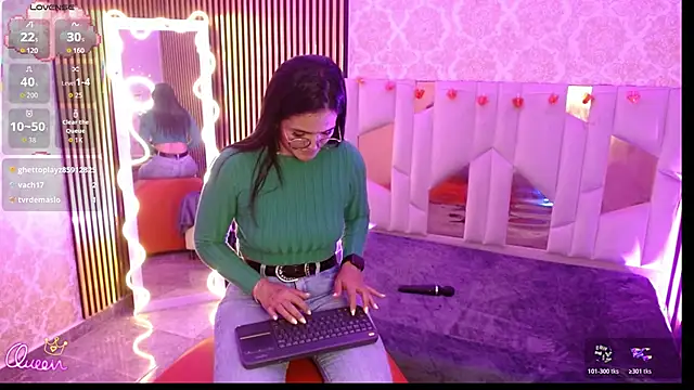 Rosalind_tay Chat XXX in diretta