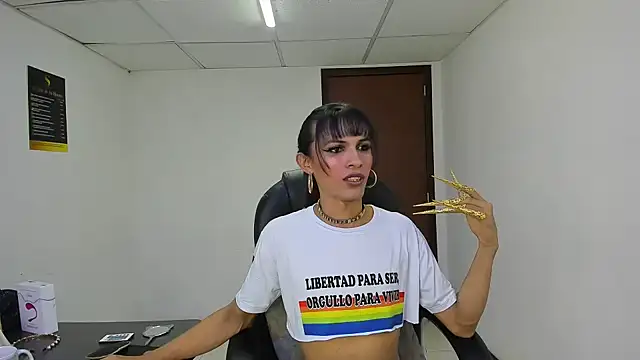 Chat XXX en directo de Aisha_hotts777