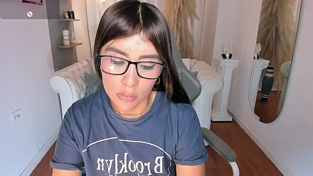 Natalia_Leon8 现场XXX聊天