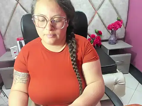 Czat XXX na żywo – Sarah_Boobs_