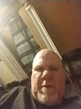 Reddog833's Live XXX Chat