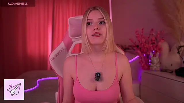 Dragonwind élő XXX-chatje