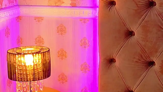 CoraVex Adlı Modelin Canlı XXX Sohbeti