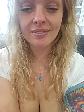 Bridgette03 在線直播表演