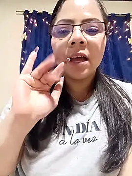 Živý XXX chat ROUSSE_SINCLAIR