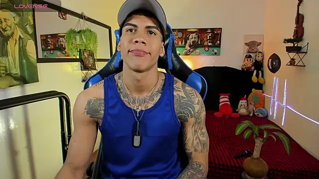 Damian_latinxxx's Live XXX Chat