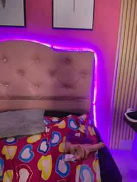 XXX chat uživo modela Miia__Taylor