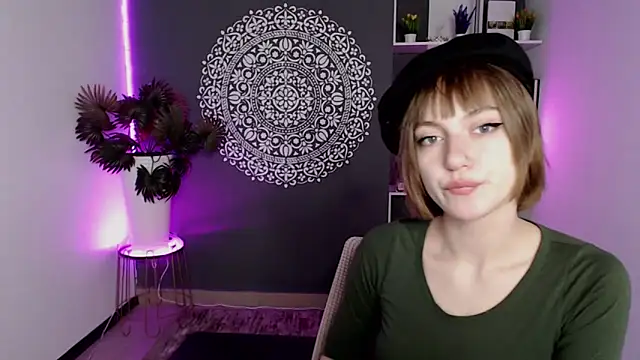 EchoScribe Adlı Modelin Canlı XXX Sohbeti