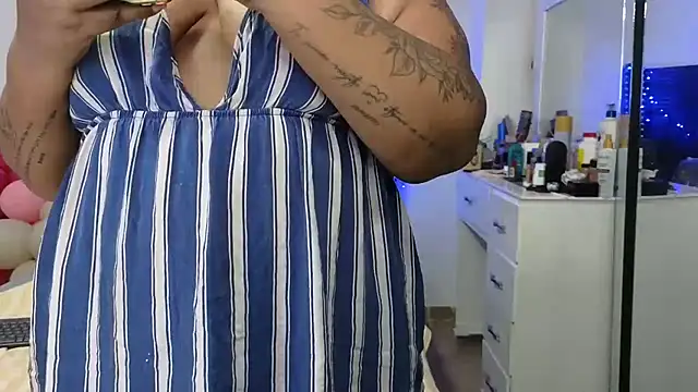 Czat XXX na żywo – charlotte_077