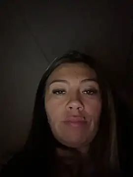 LIZ-06_: διαδικτυακό σόου στην κάμερα