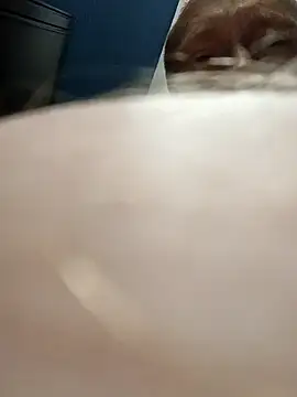 Pokazy przed kamerką – Lovemcurvy69