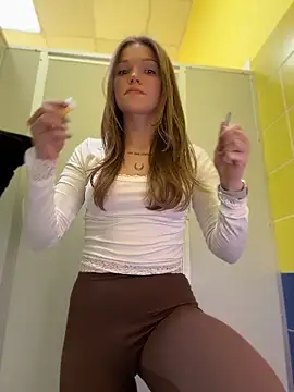 StreetSquirt 现场XXX聊天