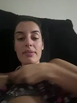 Chat +18 de Catmila94 ao vivo