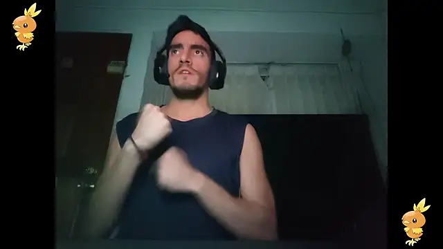 TommyMomentum live XXX chat