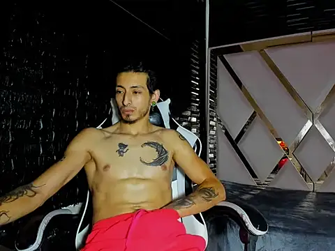 Show modela KingArtur_Rs na web-kameri