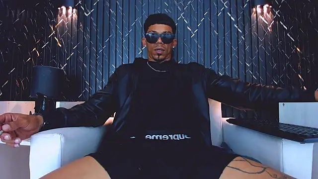 Gregory_Sforzaのウェブカメラショー