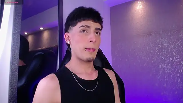 Chatroom XXX en direct de MateoMitchell