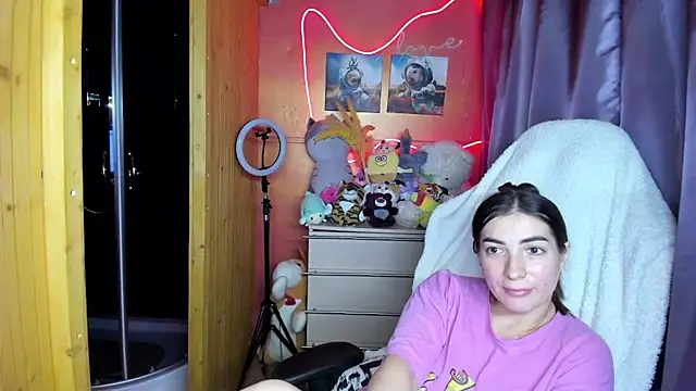 Fiery_Brunette_ Chat XXX in diretta