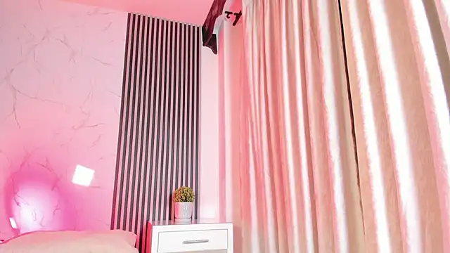 AdharaSweet1_ Adlı Modelin Web Kamerası Şovu