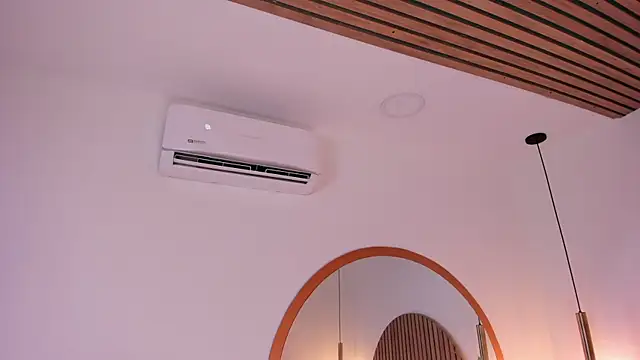 Chat XXX ao vivo de KenyaCopper