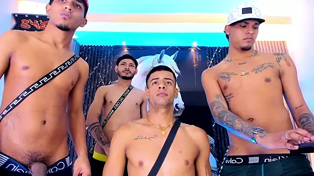 Show modela the_knights_of_the_night_ na web-kameri