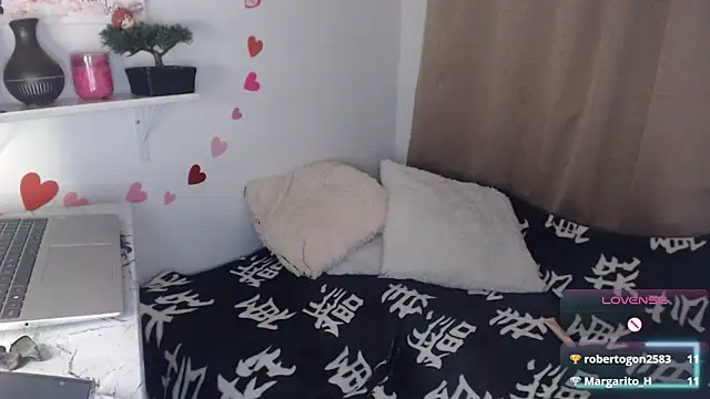 XXX chat uživo modela kim_perri
