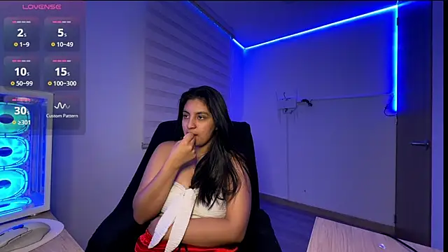 cloe_small's Live XXX Chat