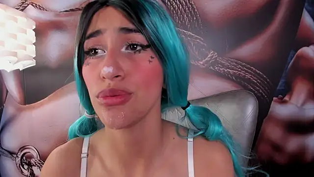 miss___taylor Adlı Modelin Canlı XXX Sohbeti