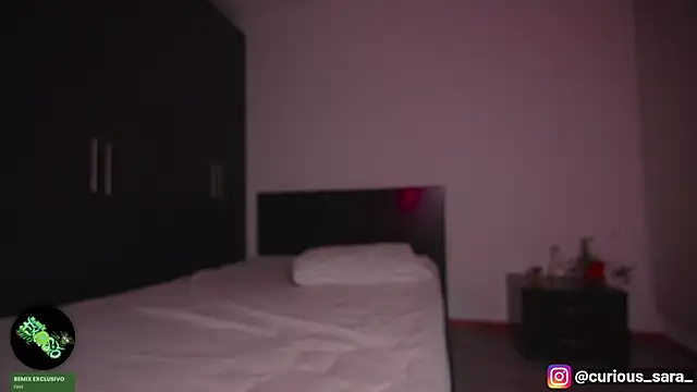 _curiouskitten_ Adlı Modelin Canlı XXX Sohbeti