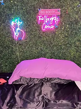 RenaThickAss: вебкам-шоу