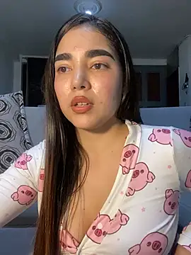 DulceChloe99 Adlı Modelin Canlı XXX Sohbeti